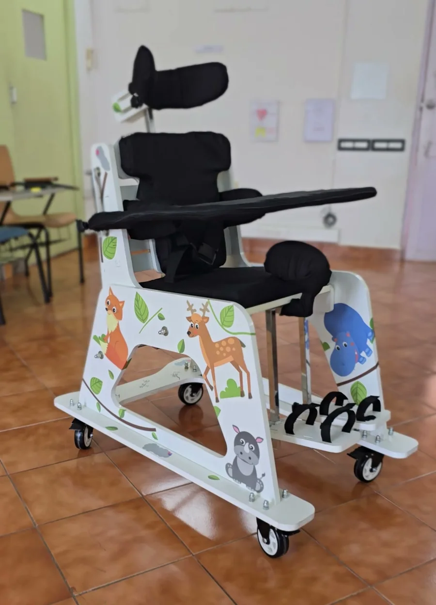 A Modo chair with its parts marked